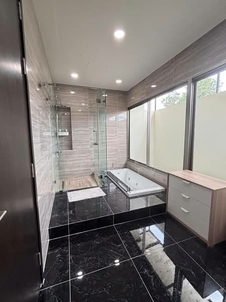 Perfect Masterpiece Sukhumvit 77, Samut Prakan, Soi Mu Ban Perfect Place Sukhumvit 77, Rachathewa, Bang Plee, Samut Prakan, 4 Bedrooms, 300 sqm, Single Detached House For Rent, by Sunitra Sachdev, 500322921 - DDproperty.com