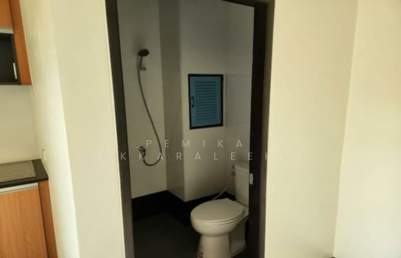 3-BR Townhouse, Bangkok, Bang Khun Non, Bangkok Noi, Bangkok, 3 Bedrooms, 190 sqm, Townhouse For Sale, by Pemika Aukkaraleekul, 500322923 - DDproperty.com