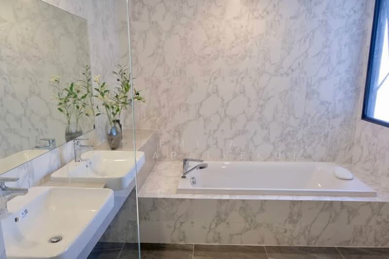 Baan Klang Muang The Edition Bangna Wongwaen, Bangkok, 189 Kanchanaphisek Road, Dok Mai, Prawet, Bangkok, 4 Bedrooms, 241 sqm, Single Detached House For Sale, by Pemika Aukkaraleekul, 500322974 - DDproperty.com