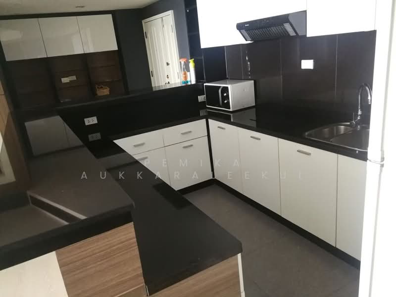 Las Colinas, Bangkok, Sukhumvit 21 Road, Khlongtoei Nua, Watthana, Bangkok, 2 Bedrooms, 105 sqm, Condo For Sale, by Pemika Aukkaraleekul, 500322986 - DDproperty.com