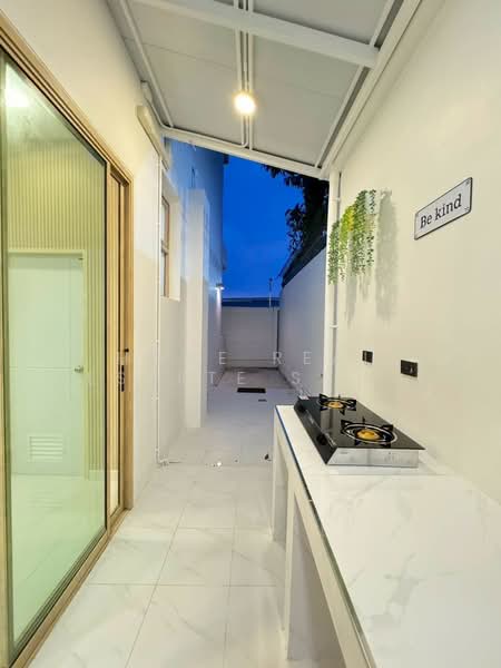 Your Noble Pool Villa, Chon Buri (Pattaya), Bang Lamung, Bang Lamung (Pattaya), Chon Buri (Pattaya), 5 Bedrooms, 364 sqm, Villa For Sale, by HOME Real Estate Service, 500323090 - DDproperty.com