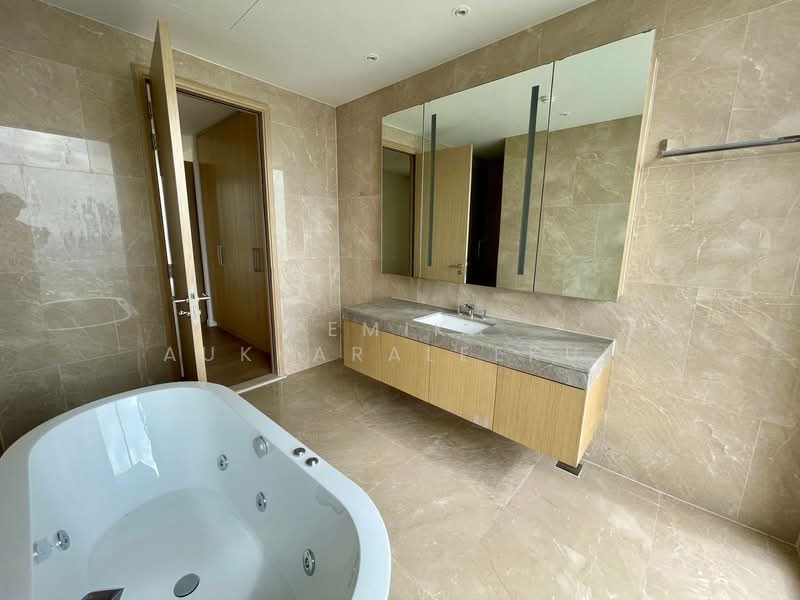 Magnolias Waterfront Residences, Bangkok, 259 Charoen Nakhon Road, Khlong Ton Sai, Khlong San, Bangkok, 4 Bedrooms, 301 sqm, Condo For Sale, by Pemika Aukkaraleekul, 500323141 - DDproperty.com