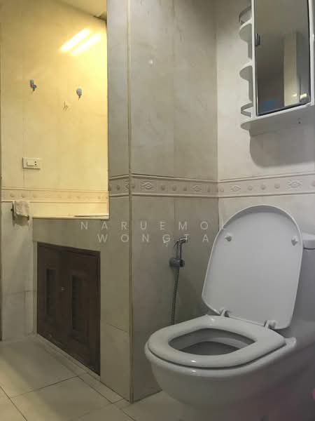 The Royal Place 1, Bangkok, Rajdamri, Lumphini, Pathum Wan, Bangkok, 1 Bedroom, 64 sqm, Condo For Rent, by Naruemol Wongta, 500323146 - DDproperty.com
