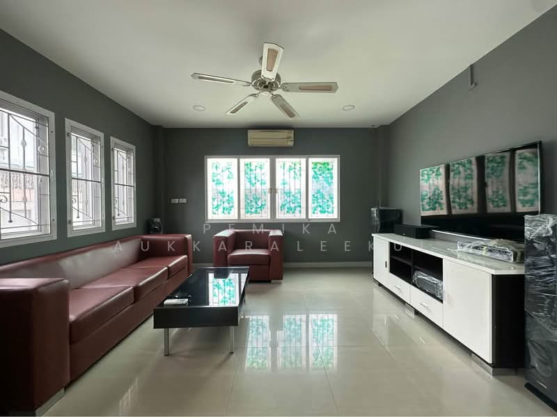 7-BR House, Bangkok, Lat Phrao, Bangkok, 7 Bedrooms, 316 sqm, Single Detached House For Sale, by Pemika Aukkaraleekul, 500323147 - DDproperty.com