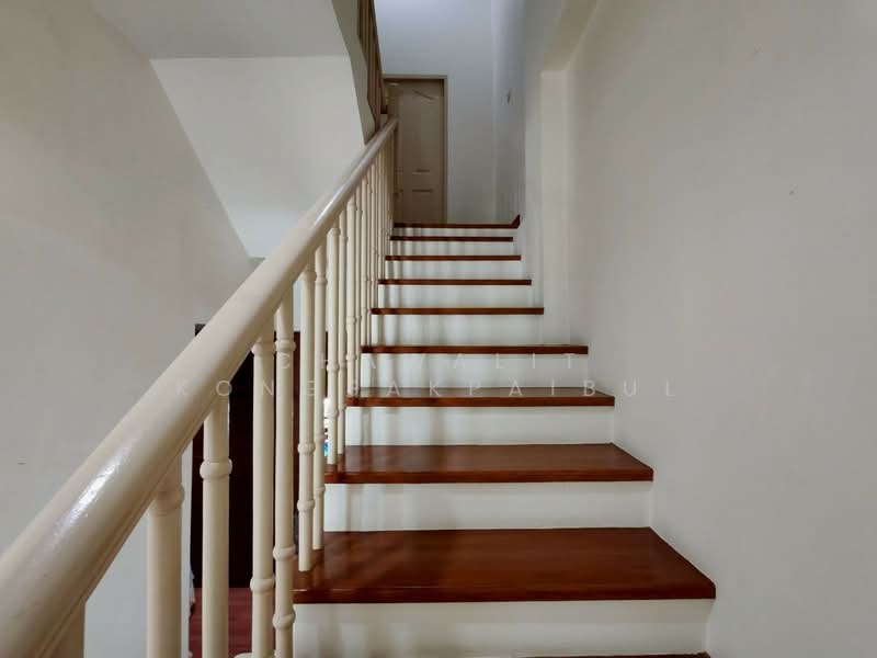 Baan Klang Muang Swiss Town Kaset-Nawamin, Bangkok, Soi Moobaan Klang Mueng, Chorake Bua, Lat Phrao, Bangkok, 4 Bedrooms, 180 sqm, Townhouse For Sale, by CHAWALIT KONGSAKPAIBUL, 500323204 - DDproperty.com