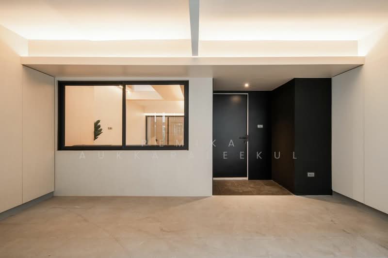 2-BR Townhouse, Bangkok, Phra Kanong Nua, Watthana, Bangkok, 2 Bedrooms, 170 sqm, Townhouse For Sale, by Pemika Aukkaraleekul, 500323227 - DDproperty.com