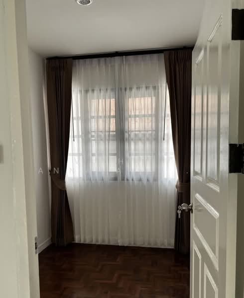 5-BR House, Bangkok, Phlapphla, Wang Thonglang, Bangkok, 5 Bedrooms, 400 sqm, Single Detached House For Rent, by Vichai Annavakulthorn, 500323292 - DDproperty.com
