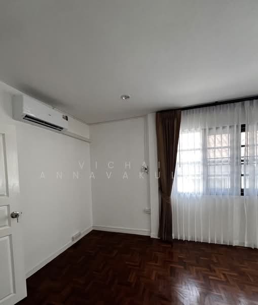 5-BR House, Bangkok, Phlapphla, Wang Thonglang, Bangkok, 5 Bedrooms, 400 sqm, Single Detached House For Rent, by Vichai Annavakulthorn, 500323292 - DDproperty.com