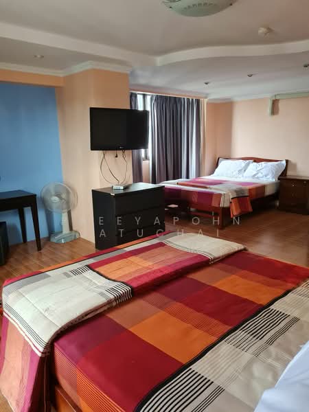 Omni Tower Sukhumvit Nana, Bangkok, 69 Sukhumvit 4 Alley, Khlong Toei, Bangkok, 2 Bedrooms, 100 sqm, Condo For Sale, by Preeyapohn Jatuchai, 500323298 - DDproperty.com