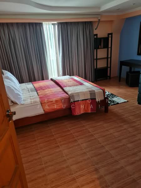 Omni Tower Sukhumvit Nana, Bangkok, 69 Sukhumvit 4 Alley, Khlong Toei, Bangkok, 2 Bedrooms, 100 sqm, Condo For Sale, by Preeyapohn Jatuchai, 500323298 - DDproperty.com