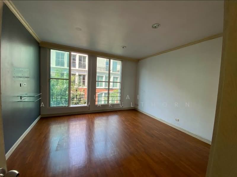 Baan Klang Krung Thonglor, Bangkok, 55 Soi Sukhumvit 55, Khlong Tan Nua, Watthana, Bangkok, 4 Bedrooms, 350 sqm, Townhouse For Rent, by Vichai Annavakulthorn, 500323306 - DDproperty.com