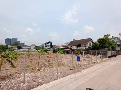 ขาย - ขายที่ดินเปล่าถมแล้ว รามคำแหง ซอย 18 ทำเลดี เดินทางสะดวก ใกล้รถไฟฟ้าสายสีส้ม, กรุงเทพ