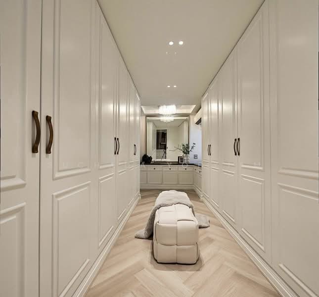 The Boulevard Ekkamai, Bangkok, 98 Soi Prasertdee, Khlong Tan Nua, Watthana, Bangkok, 4 Bedrooms, 500 sqm, Townhouse For Sale, by Suchada Yodyiem, 500323352 - DDproperty.com