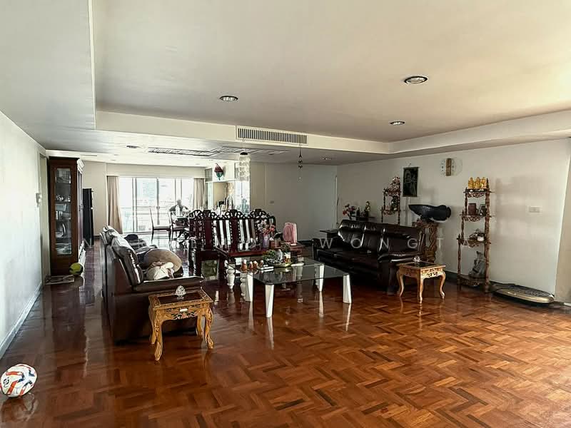 Regent On The Park 3, Bangkok, 185 Soi Sukhumvit 39 Sukhumvit Road, Khlong Tan Nua, Watthana, Bangkok, 3 Bedrooms, 242 sqm, Condo For Sale, by Naruemol Wongta, 500323359 - DDproperty.com