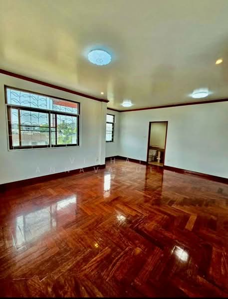 7-BR House, Bangkok, Khlong Chaokhun Sing, Wang Thonglang, Bangkok, 7 Bedrooms, 800 sqm, Single Detached House For Rent, by Vichai  Annavakulthorn, 500323362 - DDproperty.com