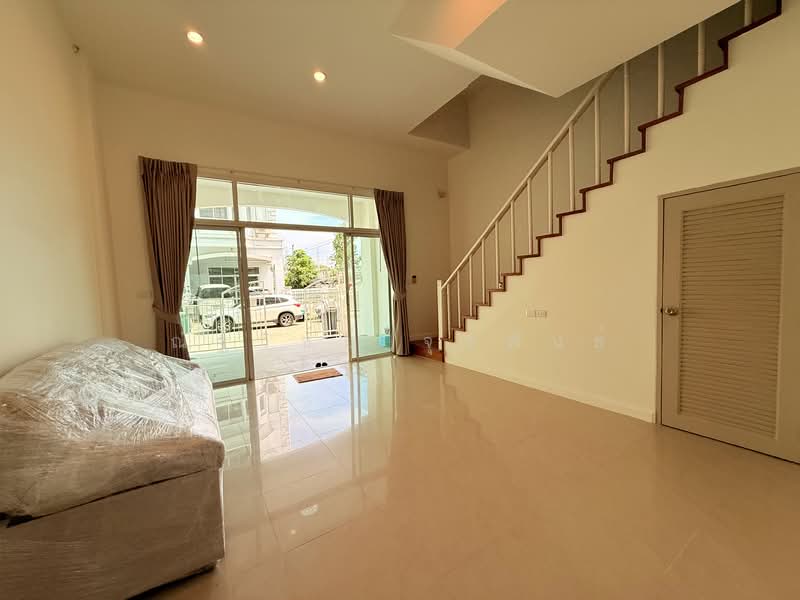 Euro Nova : หมู่บ้านยูโร โนวา, กรุงเทพ, Lat Krabang Rd, ลาดกระบัง, กรุงเทพ, 185 ตร.ม., ทาวน์เฮ้าส์ ให้เช่า, โดย ณัฐวิชย์ จุลพันธ์, 500323386 - DDproperty.com