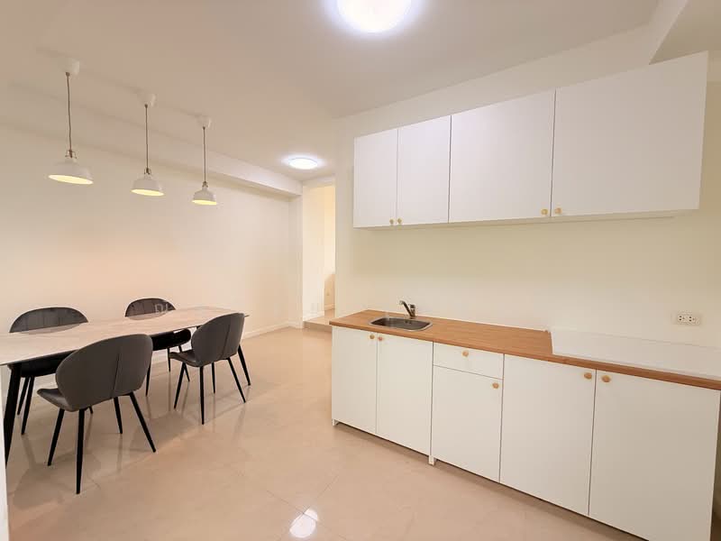 Euro Nova, Bangkok, Lat Krabang Rd, Lat Krabang, Bangkok, 3 Bedrooms, 185 sqm, Townhouse For Rent, by ณัฐวิชย์ จุลพันธ์, 500323386 - DDproperty.com
