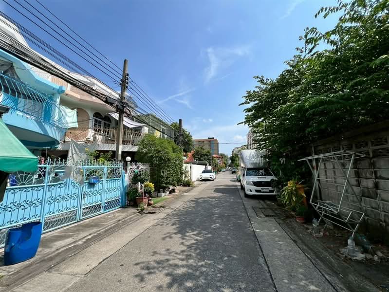 อโศก วิลล่า (Asoke Villa) ซอยรัชดาภิเษก3, กรุงเทพ, ถนนรัชดาภิเษก, ดินแดง, กรุงเทพ, 90 ตร.ม., ทาวน์เฮ้าส์ ขาย, โดย คุณ มรรษนัญฑ์ สุปัญญา (มัส), 500323417 - DDproperty.com