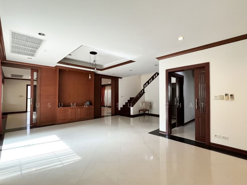 บ้านเดี่ยว สุขุมวิท36 ใกล้ BTS ทองหล่อ เพียง 900 เมตร, Bangkok, Khlong Tan Nua, Watthana, Bangkok, 4 Bedrooms, 450 sqm, Single Detached House For Rent, by Usuma Usumachat, 500323465 - DDproperty.com
