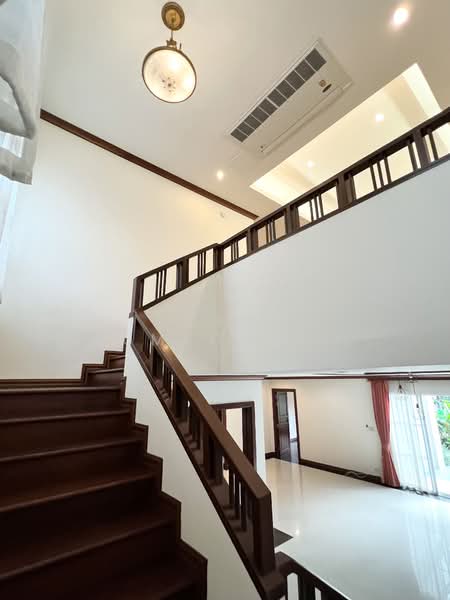 บ้านเดี่ยว สุขุมวิท36 ใกล้ BTS ทองหล่อ เพียง 900 เมตร, Bangkok, Khlong Tan Nua, Watthana, Bangkok, 4 Bedrooms, 450 sqm, Single Detached House For Rent, by Usuma Usumachat, 500323465 - DDproperty.com