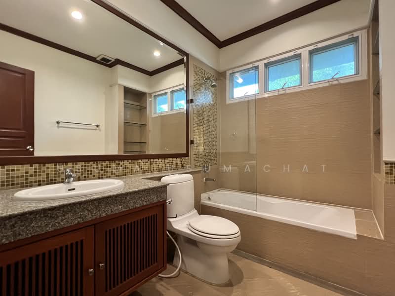 บ้านเดี่ยว สุขุมวิท36 ใกล้ BTS ทองหล่อ เพียง 900 เมตร, Bangkok, Khlong Tan Nua, Watthana, Bangkok, 4 Bedrooms, 450 sqm, Single Detached House For Rent, by Usuma Usumachat, 500323465 - DDproperty.com