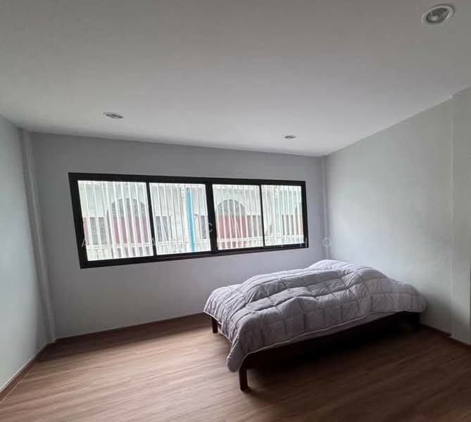 บ้านแฝด 2-ห้องนอน, กรุงเทพ, บางหว้า, ภาษีเจริญ, กรุงเทพ, 180 ตร.ม., บ้านแฝด ให้เช่า, โดย Vichai Annavakulthorn, 500323569 - DDproperty.com