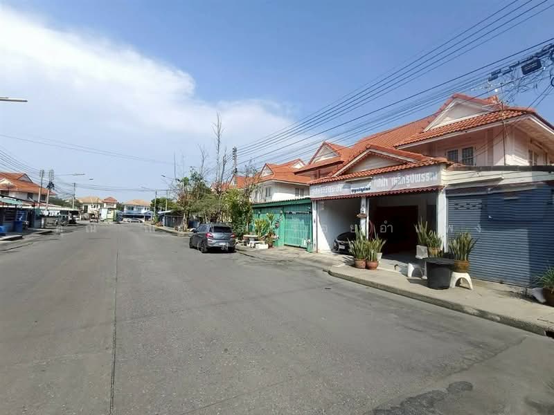 หมู่บ้านพนาลี ซอยเทียนทะเล32, Samut Sakhon, ถนนบางขุนเทียน-ชายทะเล, Phanthai Norasing, Muang Samut Sakhon, Samut Sakhon, 3 Bedrooms, 140 sqm, Townhouse For Sale, by คุณ ณัฐพล ร้อยอำแพง (มาร์ค), 500323579 - DDproperty.com
