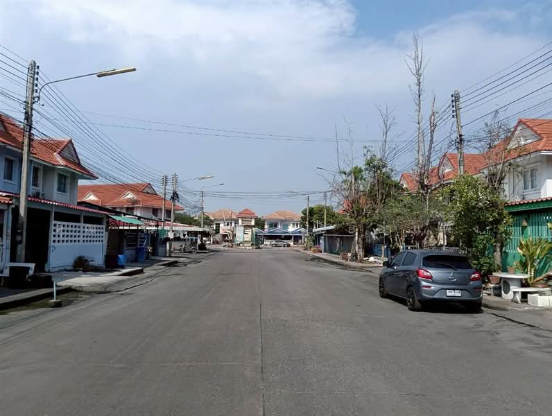 หมู่บ้านพนาลี ซอยเทียนทะเล32, Samut Sakhon, ถนนบางขุนเทียน-ชายทะเล, Phanthai Norasing, Muang Samut Sakhon, Samut Sakhon, 3 Bedrooms, 140 sqm, Townhouse For Sale, by คุณ ณัฐพล ร้อยอำแพง (มาร์ค), 500323579 - DDproperty.com