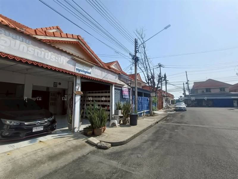 หมู่บ้านพนาลี ซอยเทียนทะเล32, Samut Sakhon, ถนนบางขุนเทียน-ชายทะเล, Phanthai Norasing, Muang Samut Sakhon, Samut Sakhon, 3 Bedrooms, 140 sqm, Townhouse For Sale, by คุณ ณัฐพล ร้อยอำแพง (มาร์ค), 500323579 - DDproperty.com