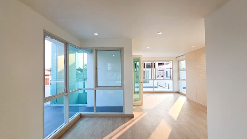 The Star Estate Pattanakarn 69, Bangkok, Soi Phatthanakan 69, Prawet, Bangkok, 5 Bedrooms, 500 sqm, Single Detached House For Sale, by พั้น HSH, 500323610 - DDproperty.com