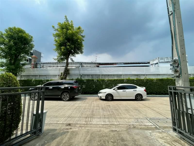 Baan Klang Muang Sukhumvit 77 : บ้านกลางเมือง สุขุมวิท 77, กรุงเทพ, ซอย อ่อนนุช 17, สวนหลวง, กรุงเทพ, 150 ตร.ม., ทาวน์เฮ้าส์ ขาย, โดย คุณ รตนพร ตะโส (มาย), 500323710 - DDproperty.com