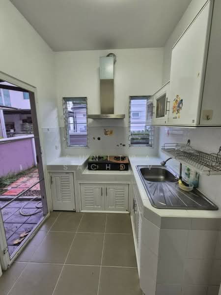 Parichart Suwinthawong, Bangkok, Khum Klao Road, Saen Sab, Min Buri, Bangkok, 3 Bedrooms, 230 sqm, Single Detached House For Rent, by Sunitra Sachdev, 500323714 - DDproperty.com