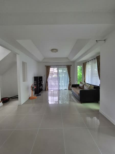 Parichart Suwinthawong, Bangkok, Khum Klao Road, Saen Sab, Min Buri, Bangkok, 3 Bedrooms, 230 sqm, Single Detached House For Rent, by Sunitra Sachdev, 500323714 - DDproperty.com