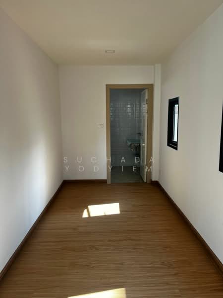 4-BR House, Bangkok, Phra Kanong Nua, Watthana, Bangkok, 4 Bedrooms, 225 sqm, Single Detached House For Sale, by Suchada Yodyiem, 500323764 - DDproperty.com