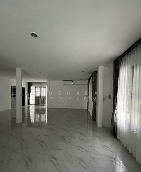 5-BR House, Bangkok, Phlapphla, Wang Thonglang, Bangkok, 5 Bedrooms, 400 sqm, Single Detached House For Sale, by Suchada Yodyiem, 500323835 - DDproperty.com