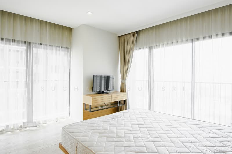 Noble Remix, Bangkok, 772 Soi Sukhumvit 36, Sukhumvit Road, Khong Tan, Khlong Toei, Bangkok, 2 Bedrooms, 97 sqm, Condo For Rent, by Suchada Somsri, 500323918 - DDproperty.com
