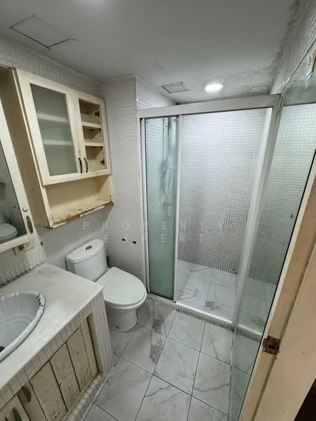 Lumpini Place Sathorn, Bangkok, 124 Naradhiwas Rajanagarindra Rd, Thung Wat Don, Sathon, Bangkok, 1 Bedroom, 30 sqm, Condo For Sale, by Property Expert, 500323947 - DDproperty.com