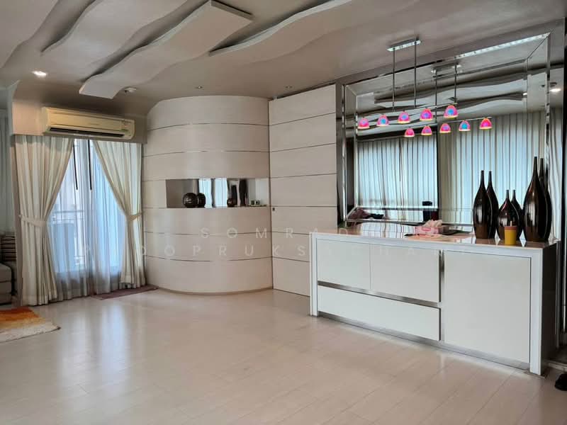 Life @ Ratchada-Suthisan, Bangkok, Ratchadapisek Road, Samsen Nok, Huai Khwang, Bangkok, 1 Bedroom, 60 sqm, Condo For Rent, by Somrad Phoopruksachart, 500323986 - DDproperty.com