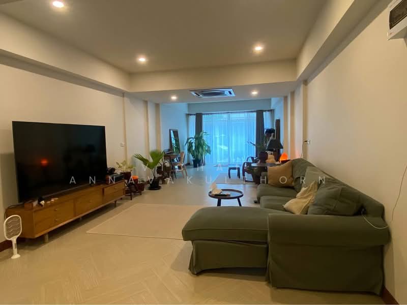 2-BR Townhouse, Bangkok, Bang Chak, Phra Khanong, Bangkok, 2 Bedrooms, 93 sqm, Townhouse For Rent, by Vichai Annavakulthorn, 500324078 - DDproperty.com