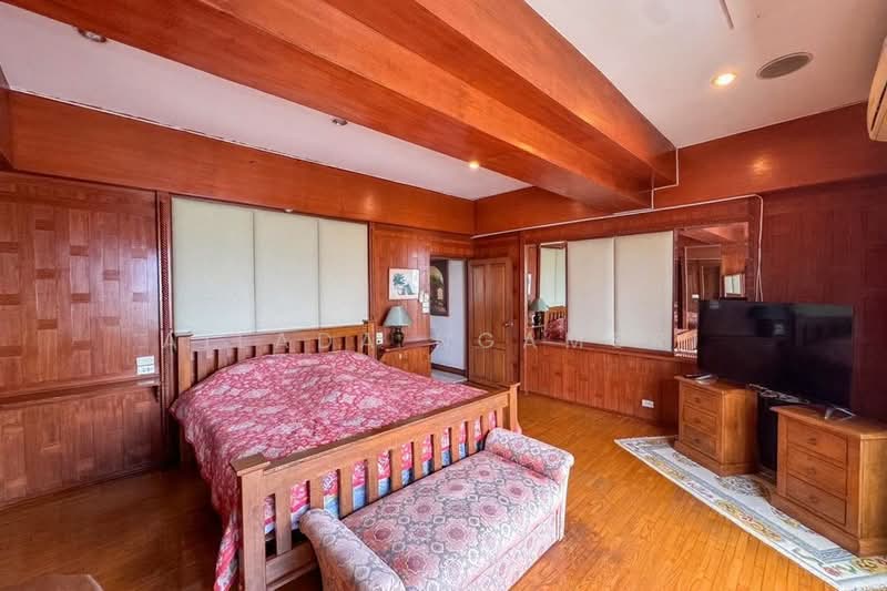 Oriental Towers, Bangkok, 25 Soi Ekkamai 12, Ekkamai Road, Khlong Tan Nua, Watthana, Bangkok, 4 Bedrooms, 453 sqm, Condo For Sale, by Ailada Ngamsri, 500324110 - DDproperty.com