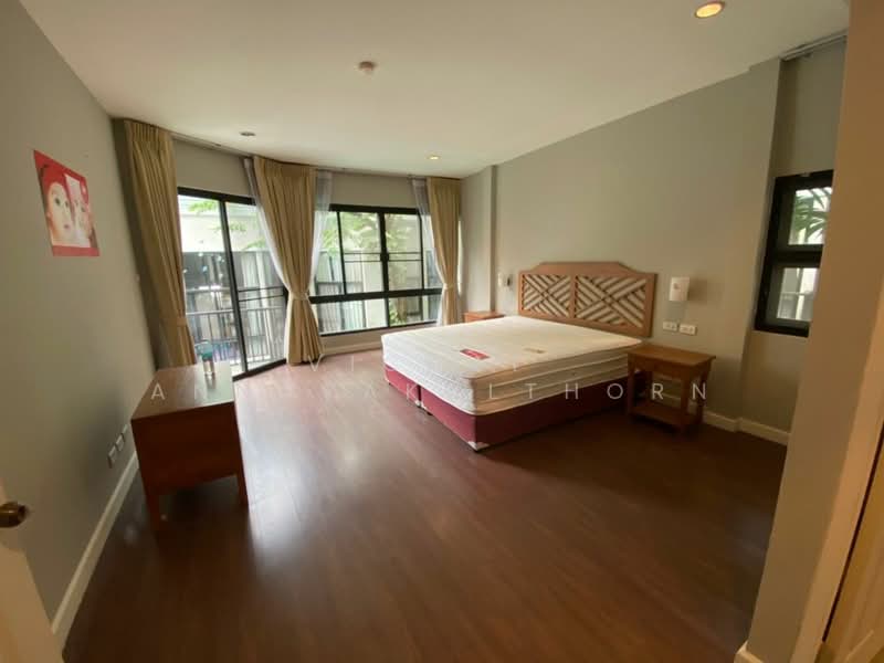 Veranda Ville, Bangkok, Soi Sukhumvit 38, Phra Kanong, Khlong Toei, Bangkok, 4 Bedrooms, 350 sqm, Single Detached House For Rent, by Vichai  Annavakulthorn, 500324129 - DDproperty.com