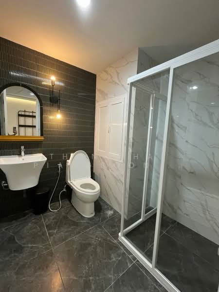 Tai Ping Towers, Bangkok, 582 Soi Sukhumvit 63, Khlong Tan Nua, Watthana, Bangkok, 2 Bedrooms, 102 sqm, Condo For Rent, by Thongthai Piangsoonthron, 500324141 - DDproperty.com