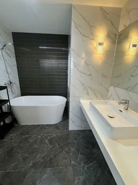 Tai Ping Towers, Bangkok, 582 Soi Sukhumvit 63, Khlong Tan Nua, Watthana, Bangkok, 2 Bedrooms, 102 sqm, Condo For Rent, by Thongthai Piangsoonthron, 500324141 - DDproperty.com