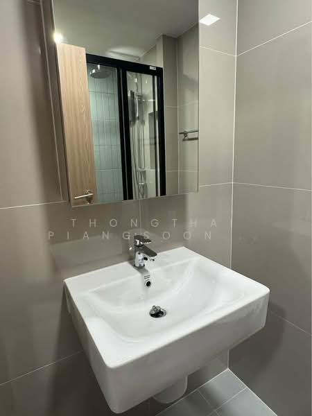 FLO by Sansiri, Bangkok, Somdet Chaopraya Road, Khlong San, Bangkok, 2 Bedrooms, 43 sqm, Condo For Rent, by Thongthai Piangsoonthron, 500324175 - DDproperty.com