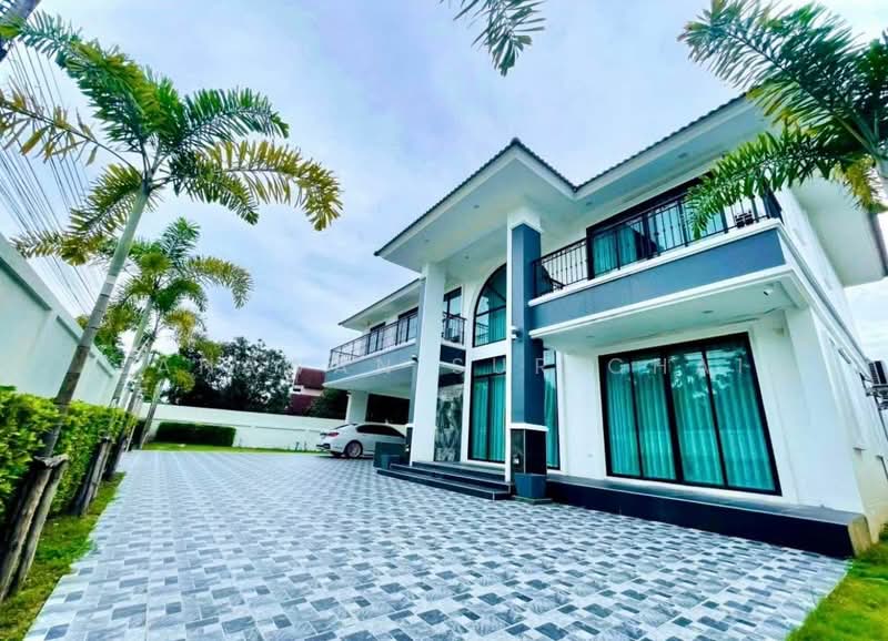 4-BR Villa, Chon Buri (Pattaya), Huai Yai, Bang Lamung (Pattaya), Chon Buri (Pattaya), 4 Bedrooms, 380 sqm, Villa For Sale, by Tanawan Surichai, 500324298 - DDproperty.com