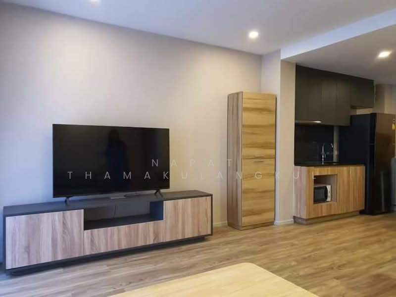 Blossom Condo @ Sathorn-Charoenrat : บลอสซั่ม คอนโด สาทร-เจริญราษฎร์, กรุงเทพ, ถนนเจริญราษฎร์, ทุ่งวัดดอน, สาทร, กรุงเทพ, 62 ตร.ม., คอนโด ให้เช่า, โดย Napat Thamakulangkul, 500324362 - DDproperty.com