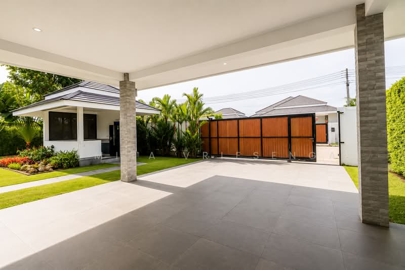 The Clouds Hua Hin, Phetchaburi, 1557 Huai Sai Tai, Cha-am, Cha-Am, Phetchaburi, 3 Bedrooms, 330 sqm, Single Detached House For Sale, by Sumita Vriesenga, 500324414 - DDproperty.com