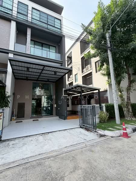 undefined, Bangkok, Talat Bang Khen, Lak Si, Bangkok, 4 Bedrooms, 114 sqm, Townhouse For Sale, by Phacharakorn Anusiri, 500324434 - DDproperty.com