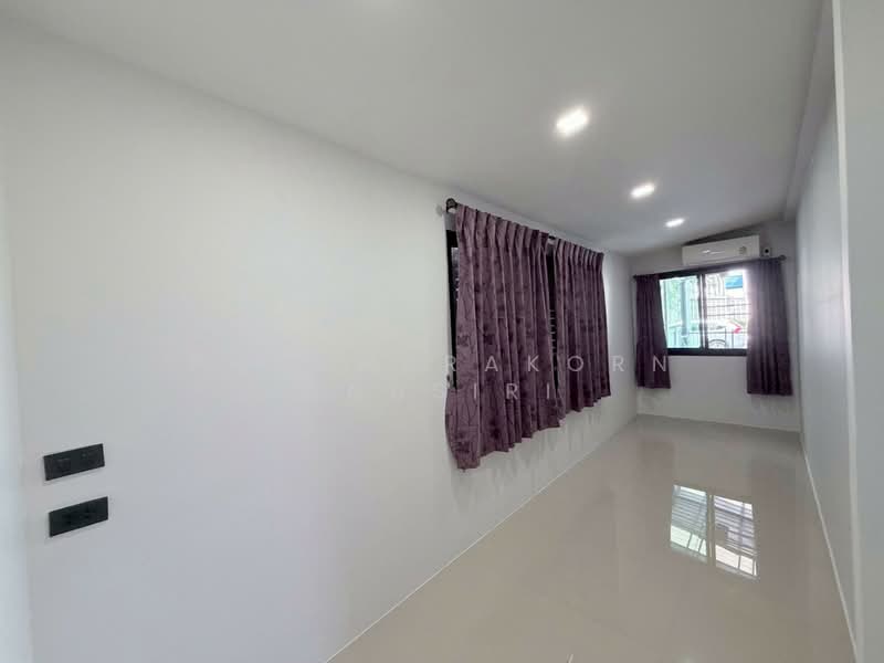 undefined, Bangkok, Talat Bang Khen, Lak Si, Bangkok, 4 Bedrooms, 114 sqm, Townhouse For Sale, by Phacharakorn Anusiri, 500324434 - DDproperty.com