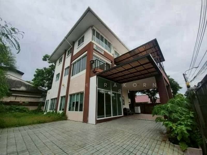 4-BR House, Bangkok, Lat Yao, Chatuchak, Bangkok, 4 Bedrooms, 400 sqm, Single Detached House For Rent, by Phacharakorn Anusiri, 500324456 - DDproperty.com